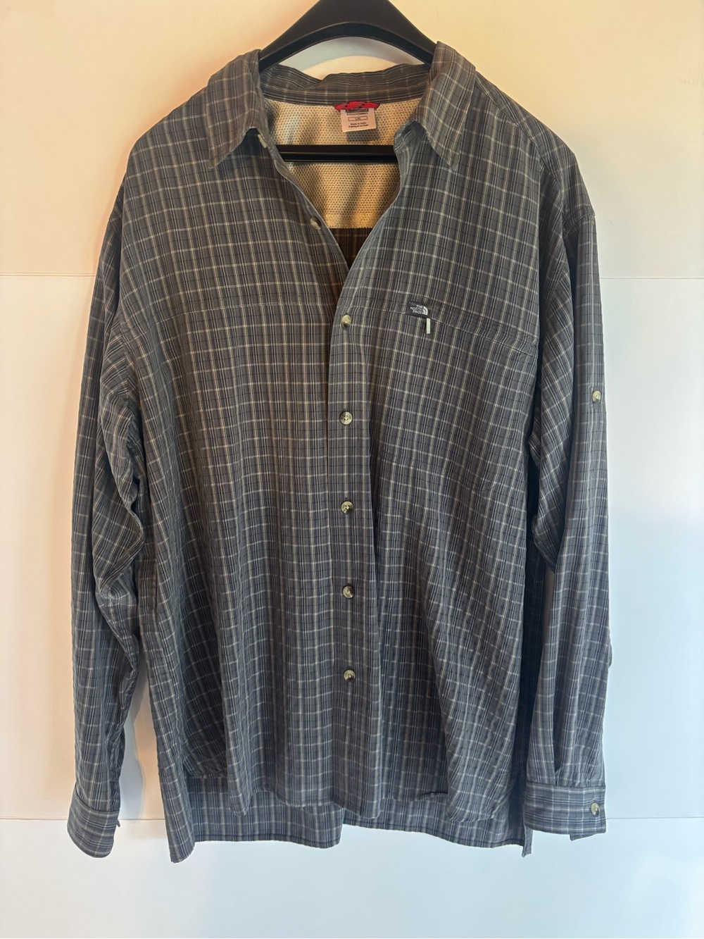 The North Face Men's L Gray Plaid Woven Long Sleeve Button-Up Shirt
